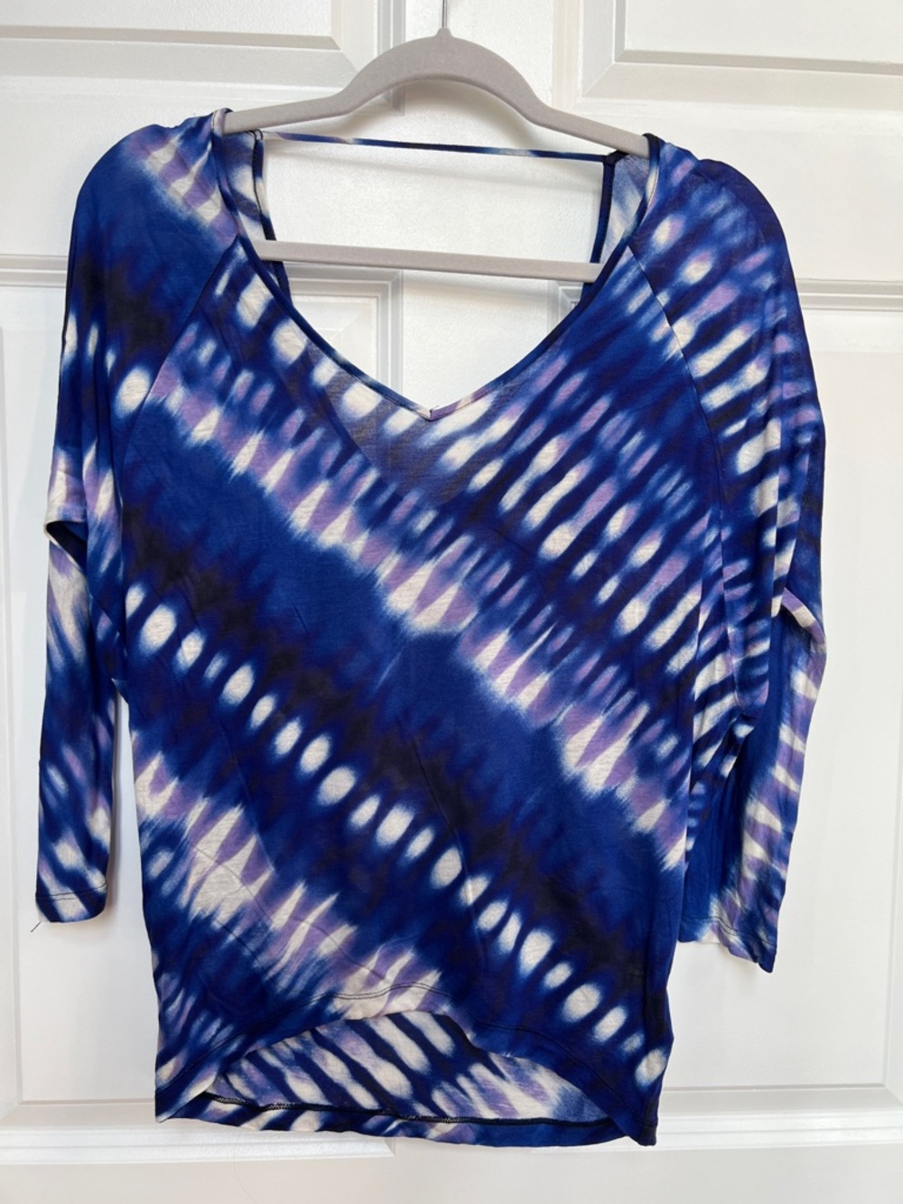 Express Blue and White Tie-Dye V-Neck Long Sleeve Top